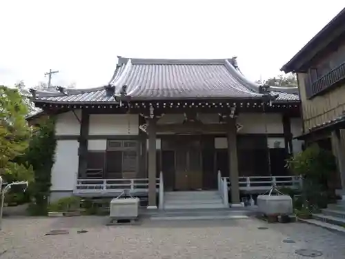 済生寺の本殿・本堂