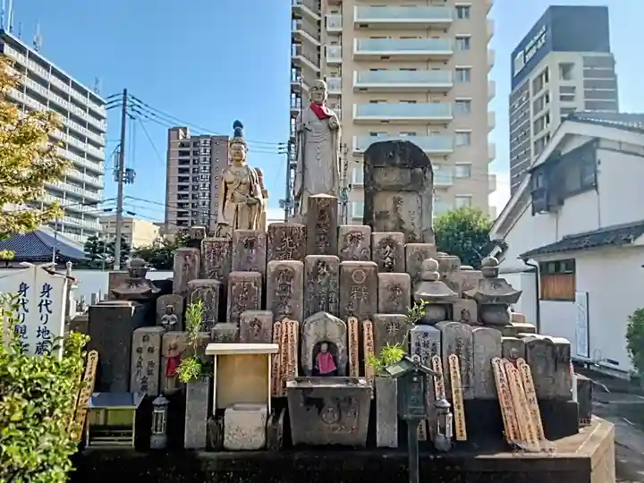 愛染堂勝鬘院の地蔵