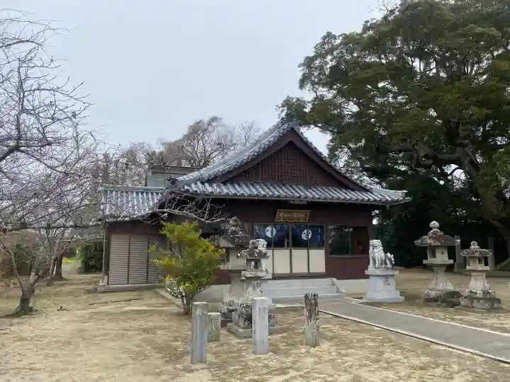 高田八幡神社の{uncategorized: "未分類", other: "その他", undefined: "問題あり", building: "その他建物", grave: "お墓", sacred_gate: "鳥居", guardian: "狛犬", statue: "像", buddha: "仏像", history: "歴史", nature: "自然", garden: "庭園", animal: "動物", pagoda: "塔", temizu: "手水舎", mountain_gate: "山門・神門", sanctuary: "本殿・本堂", subordinate: "末社・摂社", art: "芸術", scenery: "景色", jizo: "地蔵", ema: "絵馬", goshuin: "御朱印", omikuji: "おみくじ", items: "授与品その他", amulet: "お守り", goshuincho: "御朱印帳", eats: "食事", festival: "お祭り", votive_dance: "神楽", shichigosan: "七五三参", wedding: "結婚式", experience: "体験その他", initially: "初詣", around: "周辺", anti_infection: "感染症対策"}