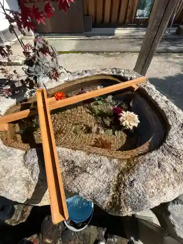 伊豆神社の手水舎