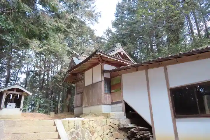 築山神社の本殿・本堂