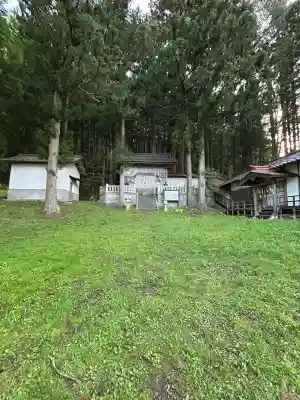 野平神社の{uncategorized: "未分類", other: "その他", undefined: "問題あり", building: "その他建物", grave: "お墓", sacred_gate: "鳥居", guardian: "狛犬", statue: "像", buddha: "仏像", history: "歴史", nature: "自然", garden: "庭園", animal: "動物", pagoda: "塔", temizu: "手水舎", mountain_gate: "山門・神門", sanctuary: "本殿・本堂", subordinate: "末社・摂社", art: "芸術", scenery: "景色", jizo: "地蔵", ema: "絵馬", goshuin: "御朱印", omikuji: "おみくじ", items: "授与品その他", amulet: "お守り", goshuincho: "御朱印帳", eats: "食事", festival: "お祭り", votive_dance: "神楽", shichigosan: "七五三参", wedding: "結婚式", experience: "体験その他", initially: "初詣", around: "周辺", anti_infection: "感染症対策"}