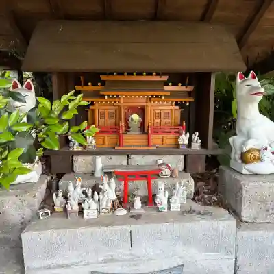 西森稲荷大明神の{uncategorized: "未分類", other: "その他", undefined: "問題あり", building: "その他建物", grave: "お墓", sacred_gate: "鳥居", guardian: "狛犬", statue: "像", buddha: "仏像", history: "歴史", nature: "自然", garden: "庭園", animal: "動物", pagoda: "塔", temizu: "手水舎", mountain_gate: "山門・神門", sanctuary: "本殿・本堂", subordinate: "末社・摂社", art: "芸術", scenery: "景色", jizo: "地蔵", ema: "絵馬", goshuin: "御朱印", omikuji: "おみくじ", items: "授与品その他", amulet: "お守り", goshuincho: "御朱印帳", eats: "食事", festival: "お祭り", votive_dance: "神楽", shichigosan: "七五三参", wedding: "結婚式", experience: "体験その他", initially: "初詣", around: "周辺", anti_infection: "感染症対策"}