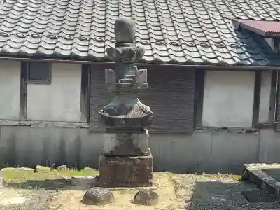 盛願寺の{uncategorized: "未分類", other: "その他", undefined: "問題あり", building: "その他建物", grave: "お墓", sacred_gate: "鳥居", guardian: "狛犬", statue: "像", buddha: "仏像", history: "歴史", nature: "自然", garden: "庭園", animal: "動物", pagoda: "塔", temizu: "手水舎", mountain_gate: "山門・神門", sanctuary: "本殿・本堂", subordinate: "末社・摂社", art: "芸術", scenery: "景色", jizo: "地蔵", ema: "絵馬", goshuin: "御朱印", omikuji: "おみくじ", items: "授与品その他", amulet: "お守り", goshuincho: "御朱印帳", eats: "食事", festival: "お祭り", votive_dance: "神楽", shichigosan: "七五三参", wedding: "結婚式", experience: "体験その他", initially: "初詣", around: "周辺", anti_infection: "感染症対策"}