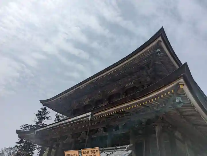 金峯山寺の本殿・本堂