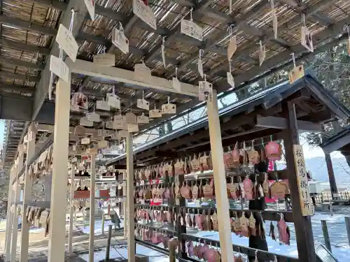 眞田神社の{uncategorized: "未分類", other: "その他", undefined: "問題あり", building: "その他建物", grave: "お墓", sacred_gate: "鳥居", guardian: "狛犬", statue: "像", buddha: "仏像", history: "歴史", nature: "自然", garden: "庭園", animal: "動物", pagoda: "塔", temizu: "手水舎", mountain_gate: "山門・神門", sanctuary: "本殿・本堂", subordinate: "末社・摂社", art: "芸術", scenery: "景色", jizo: "地蔵", ema: "絵馬", goshuin: "御朱印", omikuji: "おみくじ", items: "授与品その他", amulet: "お守り", goshuincho: "御朱印帳", eats: "食事", festival: "お祭り", votive_dance: "神楽", shichigosan: "七五三参", wedding: "結婚式", experience: "体験その他", initially: "初詣", around: "周辺", anti_infection: "感染症対策"}