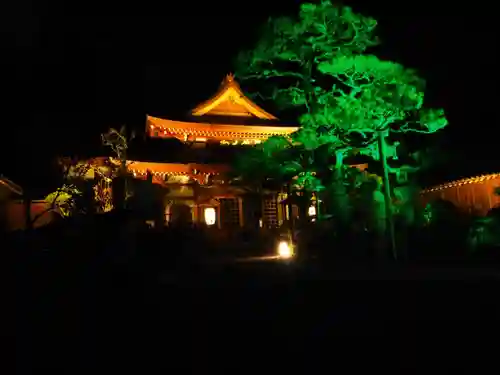 目の霊山　油山寺の本殿・本堂