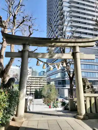 居木神社の{uncategorized: "未分類", other: "その他", undefined: "問題あり", building: "その他建物", grave: "お墓", sacred_gate: "鳥居", guardian: "狛犬", statue: "像", buddha: "仏像", history: "歴史", nature: "自然", garden: "庭園", animal: "動物", pagoda: "塔", temizu: "手水舎", mountain_gate: "山門・神門", sanctuary: "本殿・本堂", subordinate: "末社・摂社", art: "芸術", scenery: "景色", jizo: "地蔵", ema: "絵馬", goshuin: "御朱印", omikuji: "おみくじ", items: "授与品その他", amulet: "お守り", goshuincho: "御朱印帳", eats: "食事", festival: "お祭り", votive_dance: "神楽", shichigosan: "七五三参", wedding: "結婚式", experience: "体験その他", initially: "初詣", around: "周辺", anti_infection: "感染症対策"}