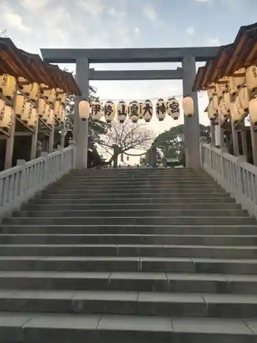 伊勢山皇大神宮の鳥居