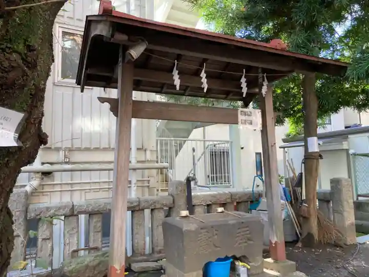 子神社の手水舎