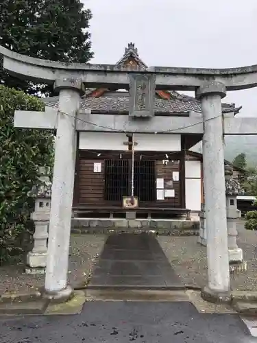 神明社の鳥居