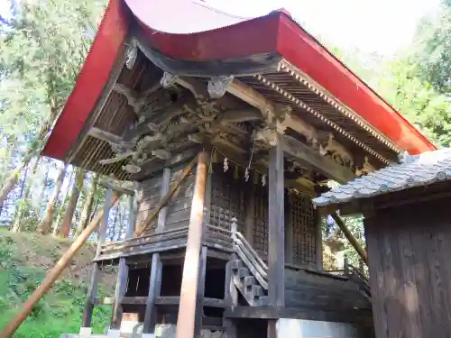 八雷神社の本殿