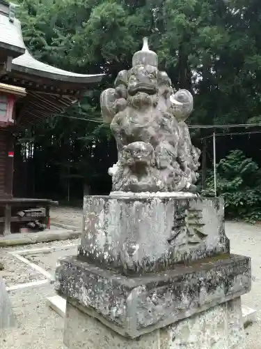 安房神社の狛犬