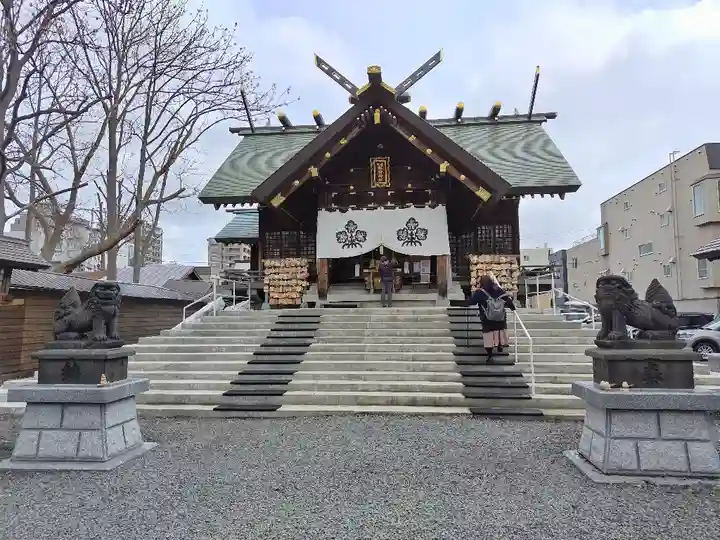 札幌諏訪神社の本殿・本堂
