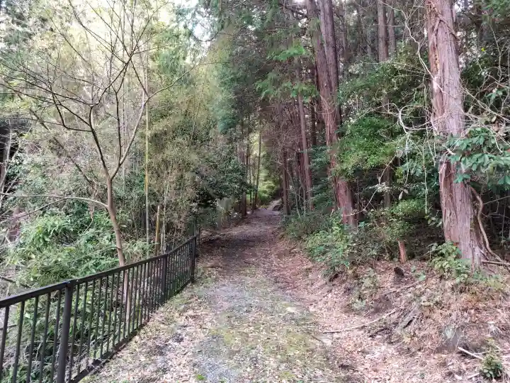國狭槌神社の{uncategorized: "未分類", other: "その他", undefined: "問題あり", building: "その他建物", grave: "お墓", sacred_gate: "鳥居", guardian: "狛犬", statue: "像", buddha: "仏像", history: "歴史", nature: "自然", garden: "庭園", animal: "動物", pagoda: "塔", temizu: "手水舎", mountain_gate: "山門・神門", sanctuary: "本殿・本堂", subordinate: "末社・摂社", art: "芸術", scenery: "景色", jizo: "地蔵", ema: "絵馬", goshuin: "御朱印", omikuji: "おみくじ", items: "授与品その他", amulet: "お守り", goshuincho: "御朱印帳", eats: "食事", festival: "お祭り", votive_dance: "神楽", shichigosan: "七五三参", wedding: "結婚式", experience: "体験その他", initially: "初詣", around: "周辺", anti_infection: "感染症対策"}