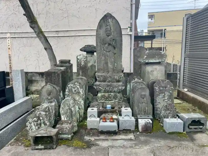 清源寺の{uncategorized: "未分類", other: "その他", undefined: "問題あり", building: "その他建物", grave: "お墓", sacred_gate: "鳥居", guardian: "狛犬", statue: "像", buddha: "仏像", history: "歴史", nature: "自然", garden: "庭園", animal: "動物", pagoda: "塔", temizu: "手水舎", mountain_gate: "山門・神門", sanctuary: "本殿・本堂", subordinate: "末社・摂社", art: "芸術", scenery: "景色", jizo: "地蔵", ema: "絵馬", goshuin: "御朱印", omikuji: "おみくじ", items: "授与品その他", amulet: "お守り", goshuincho: "御朱印帳", eats: "食事", festival: "お祭り", votive_dance: "神楽", shichigosan: "七五三参", wedding: "結婚式", experience: "体験その他", initially: "初詣", around: "周辺", anti_infection: "感染症対策"}
