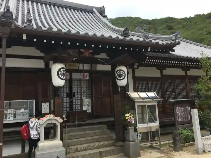 海龍寺の本殿・本堂