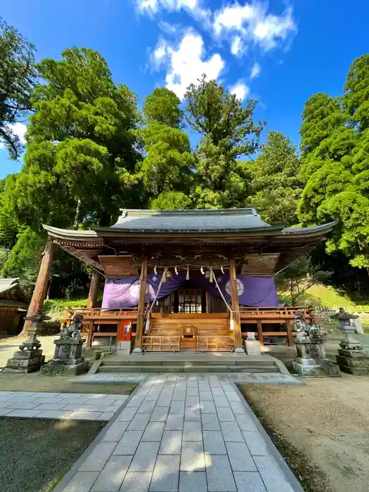 小国両神社の本殿