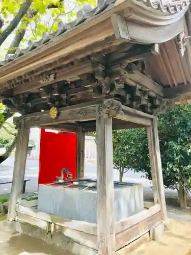 布施弁天 東海寺の手水舎