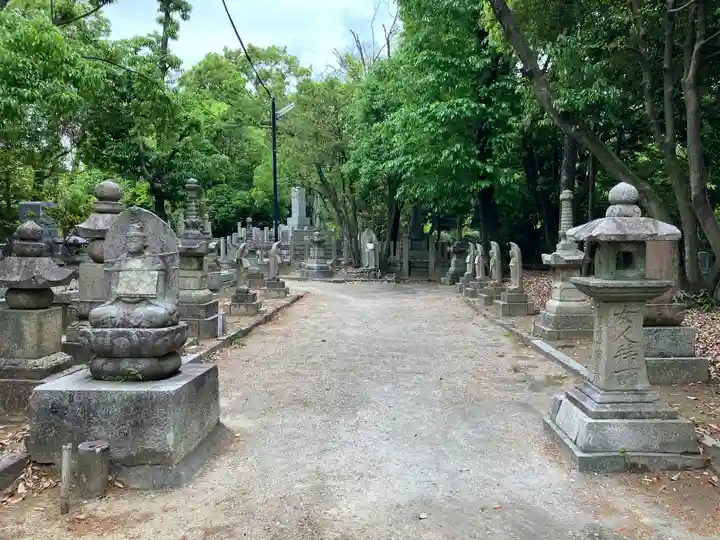 八事山 興正寺のお墓