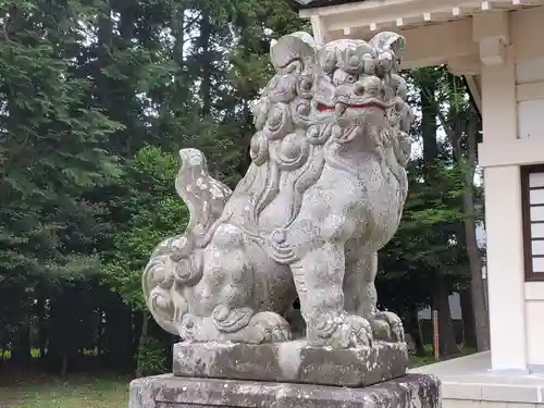 諏訪神社の狛犬