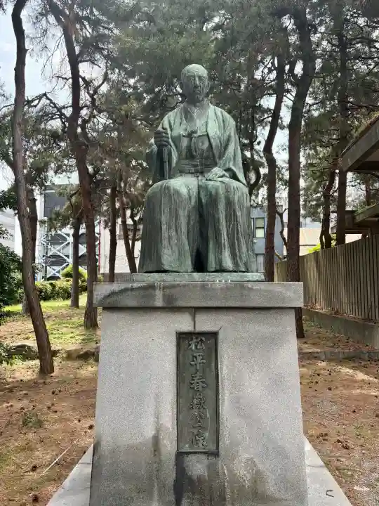 福井神社の{uncategorized: "未分類", other: "その他", undefined: "問題あり", building: "その他建物", grave: "お墓", sacred_gate: "鳥居", guardian: "狛犬", statue: "像", buddha: "仏像", history: "歴史", nature: "自然", garden: "庭園", animal: "動物", pagoda: "塔", temizu: "手水舎", mountain_gate: "山門・神門", sanctuary: "本殿・本堂", subordinate: "末社・摂社", art: "芸術", scenery: "景色", jizo: "地蔵", ema: "絵馬", goshuin: "御朱印", omikuji: "おみくじ", items: "授与品その他", amulet: "お守り", goshuincho: "御朱印帳", eats: "食事", festival: "お祭り", votive_dance: "神楽", shichigosan: "七五三参", wedding: "結婚式", experience: "体験その他", initially: "初詣", around: "周辺", anti_infection: "感染症対策"}