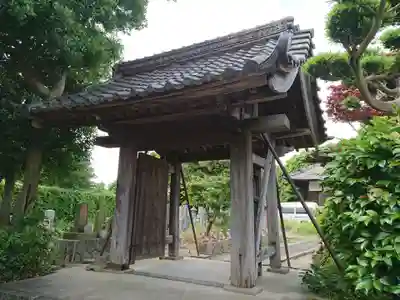 蔵泉寺の山門・神門