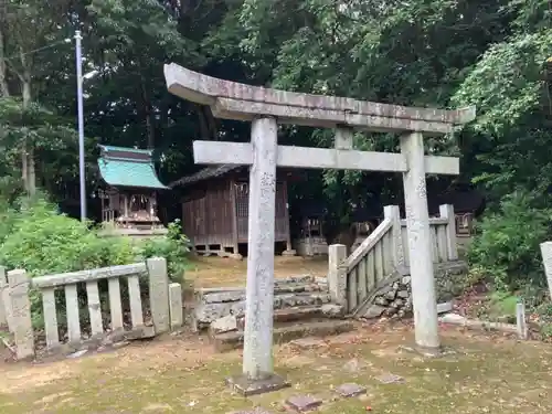 伊豫岡八幡神社の鳥居