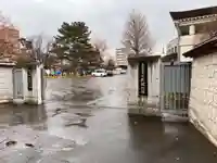 真宗大谷派札幌別院の山門・神門