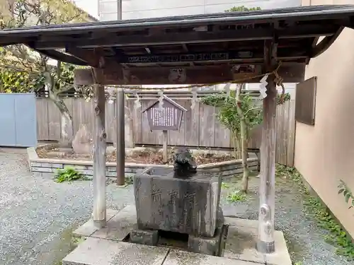 薬師神社の手水