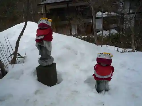 草津穴守稲荷神社の地蔵