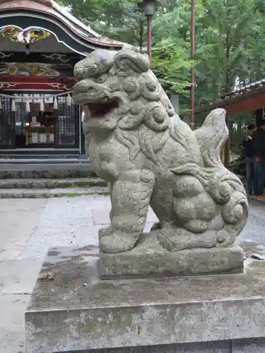 新屋山神社の狛犬