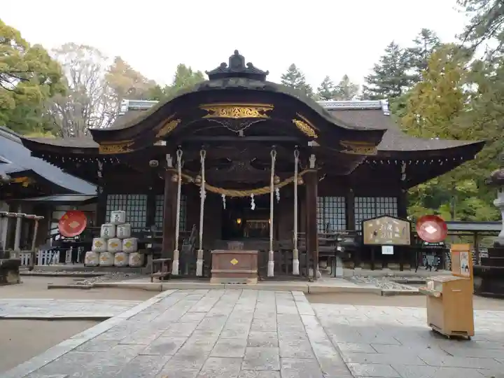 武田神社の本殿・本堂