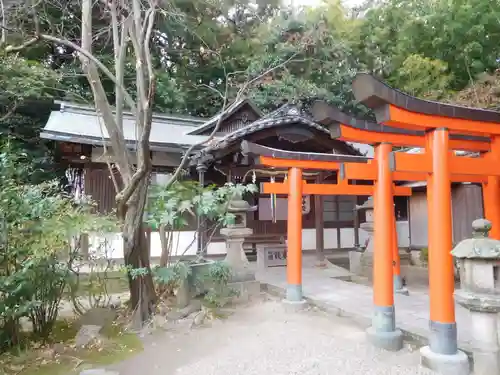 休ヶ岡八幡宮（薬師寺境内社）の鳥居