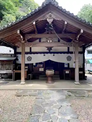 宝山寺の本殿・本堂