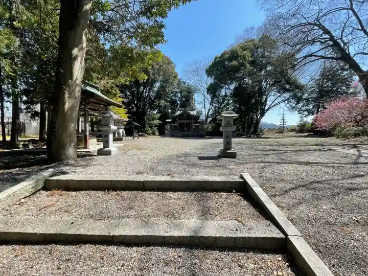 入江神社の{uncategorized: "未分類", other: "その他", undefined: "問題あり", building: "その他建物", grave: "お墓", sacred_gate: "鳥居", guardian: "狛犬", statue: "像", buddha: "仏像", history: "歴史", nature: "自然", garden: "庭園", animal: "動物", pagoda: "塔", temizu: "手水舎", mountain_gate: "山門・神門", sanctuary: "本殿・本堂", subordinate: "末社・摂社", art: "芸術", scenery: "景色", jizo: "地蔵", ema: "絵馬", goshuin: "御朱印", omikuji: "おみくじ", items: "授与品その他", amulet: "お守り", goshuincho: "御朱印帳", eats: "食事", festival: "お祭り", votive_dance: "神楽", shichigosan: "七五三参", wedding: "結婚式", experience: "体験その他", initially: "初詣", around: "周辺", anti_infection: "感染症対策"}