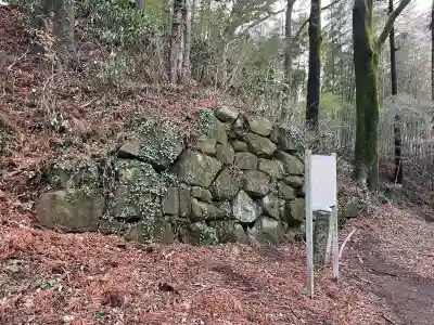 御嶽神社の{uncategorized: "未分類", other: "その他", undefined: "問題あり", building: "その他建物", grave: "お墓", sacred_gate: "鳥居", guardian: "狛犬", statue: "像", buddha: "仏像", history: "歴史", nature: "自然", garden: "庭園", animal: "動物", pagoda: "塔", temizu: "手水舎", mountain_gate: "山門・神門", sanctuary: "本殿・本堂", subordinate: "末社・摂社", art: "芸術", scenery: "景色", jizo: "地蔵", ema: "絵馬", goshuin: "御朱印", omikuji: "おみくじ", items: "授与品その他", amulet: "お守り", goshuincho: "御朱印帳", eats: "食事", festival: "お祭り", votive_dance: "神楽", shichigosan: "七五三参", wedding: "結婚式", experience: "体験その他", initially: "初詣", around: "周辺", anti_infection: "感染症対策"}
