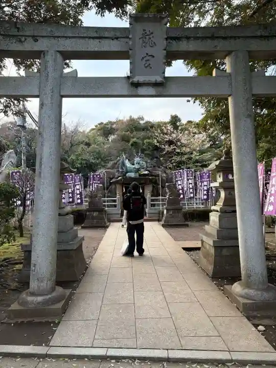 江島神社の{uncategorized: "未分類", other: "その他", undefined: "問題あり", building: "その他建物", grave: "お墓", sacred_gate: "鳥居", guardian: "狛犬", statue: "像", buddha: "仏像", history: "歴史", nature: "自然", garden: "庭園", animal: "動物", pagoda: "塔", temizu: "手水舎", mountain_gate: "山門・神門", sanctuary: "本殿・本堂", subordinate: "末社・摂社", art: "芸術", scenery: "景色", jizo: "地蔵", ema: "絵馬", goshuin: "御朱印", omikuji: "おみくじ", items: "授与品その他", amulet: "お守り", goshuincho: "御朱印帳", eats: "食事", festival: "お祭り", votive_dance: "神楽", shichigosan: "七五三参", wedding: "結婚式", experience: "体験その他", initially: "初詣", around: "周辺", anti_infection: "感染症対策"}