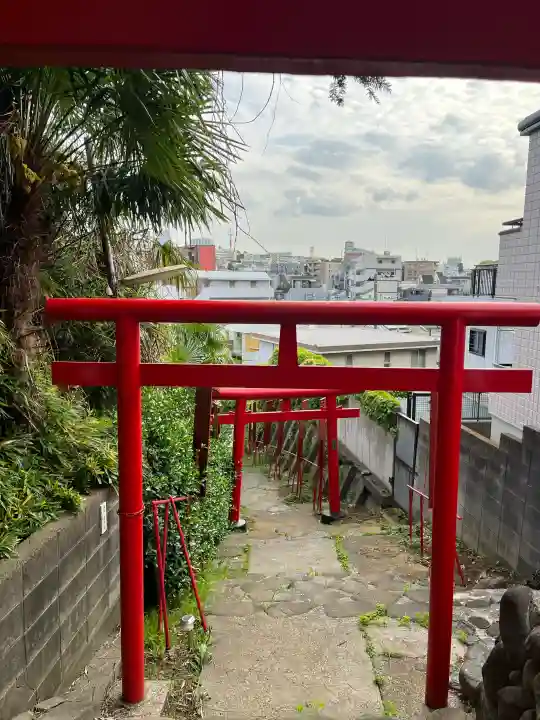 宝玉稲荷神社の{uncategorized: "未分類", other: "その他", undefined: "問題あり", building: "その他建物", grave: "お墓", sacred_gate: "鳥居", guardian: "狛犬", statue: "像", buddha: "仏像", history: "歴史", nature: "自然", garden: "庭園", animal: "動物", pagoda: "塔", temizu: "手水舎", mountain_gate: "山門・神門", sanctuary: "本殿・本堂", subordinate: "末社・摂社", art: "芸術", scenery: "景色", jizo: "地蔵", ema: "絵馬", goshuin: "御朱印", omikuji: "おみくじ", items: "授与品その他", amulet: "お守り", goshuincho: "御朱印帳", eats: "食事", festival: "お祭り", votive_dance: "神楽", shichigosan: "七五三参", wedding: "結婚式", experience: "体験その他", initially: "初詣", around: "周辺", anti_infection: "感染症対策"}