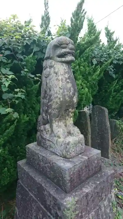秋葉神社の像