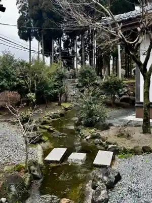 阿蘇白水龍神權現～白蛇神社～(熊本県)