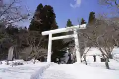 土津神社｜こどもと出世の神さまの鳥居