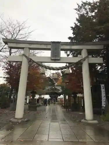 鎮守氷川神社の鳥居