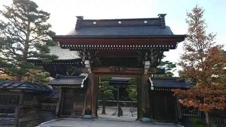 真宗寺の山門・神門