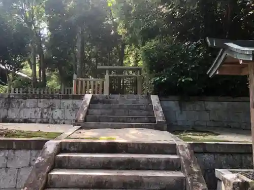 新田神社の建物その他