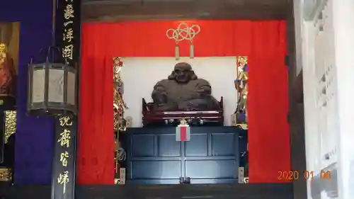 瑞聖寺の像