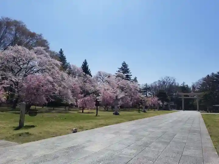 長野縣護國神社の庭園