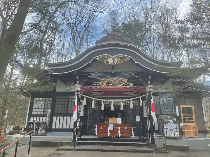 新屋山神社の本殿・本堂