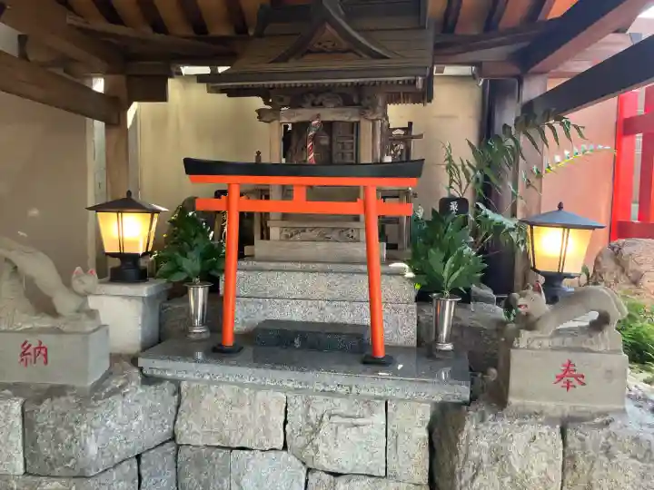 最上位稲荷神社の{uncategorized: "未分類", other: "その他", undefined: "問題あり", building: "その他建物", grave: "お墓", sacred_gate: "鳥居", guardian: "狛犬", statue: "像", buddha: "仏像", history: "歴史", nature: "自然", garden: "庭園", animal: "動物", pagoda: "塔", temizu: "手水舎", mountain_gate: "山門・神門", sanctuary: "本殿・本堂", subordinate: "末社・摂社", art: "芸術", scenery: "景色", jizo: "地蔵", ema: "絵馬", goshuin: "御朱印", omikuji: "おみくじ", items: "授与品その他", amulet: "お守り", goshuincho: "御朱印帳", eats: "食事", festival: "お祭り", votive_dance: "神楽", shichigosan: "七五三参", wedding: "結婚式", experience: "体験その他", initially: "初詣", around: "周辺", anti_infection: "感染症対策"}