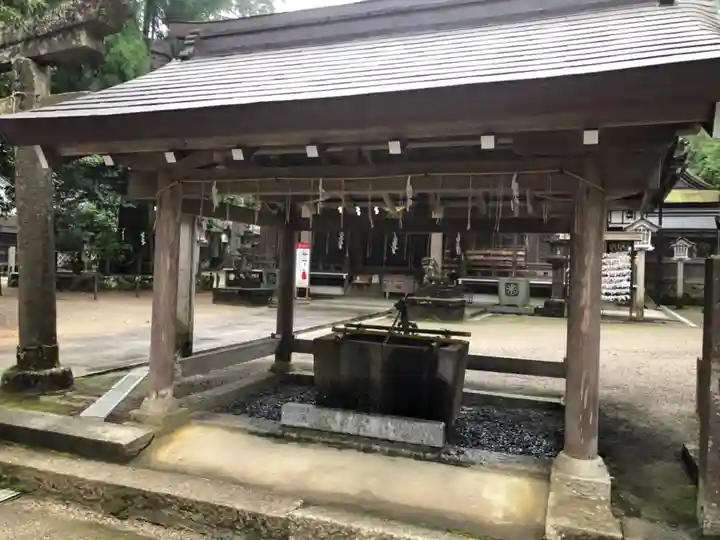 大村神社の手水舎